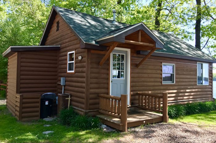 Cabin 5 at Chief Lake Lodge