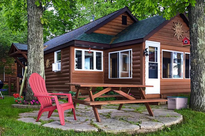 Cabin 6 at Chief Lake Lodge in Hayward, WI